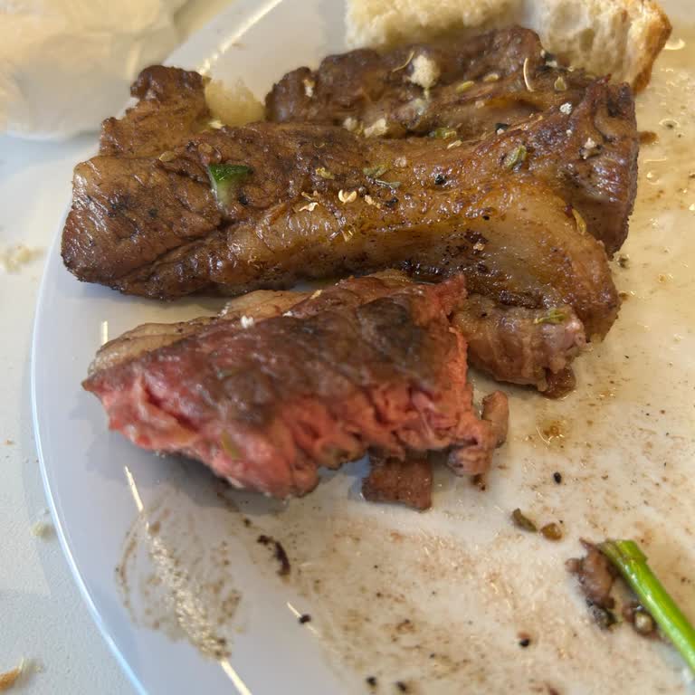 Köfteci Yusuf'ta Pişmemiş Köfte Ve İlgisiz Hizmet Deneyimi