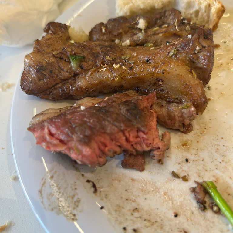 Pişmemiş Et Ve Yetersiz Müşteri Hizmeti Nedeniyle Mağduriyet