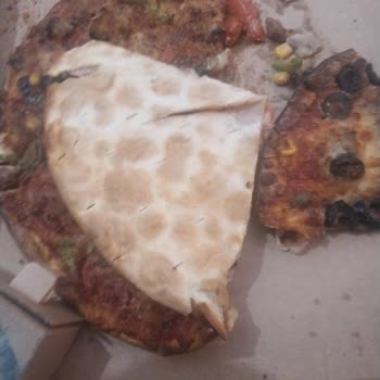 Dominos Pizzası Bayat Ve Lezzetsiz Geldi İlk Kez Hayal Kırıklığı Yaşadım