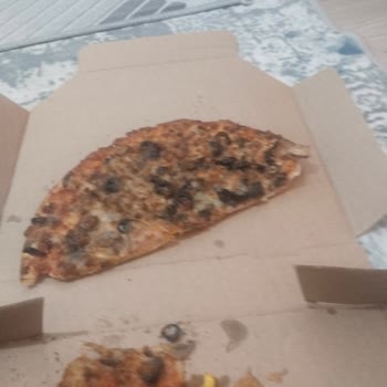 Dominos Pizzası Bayat Ve Lezzetsiz Geldi İlk Kez Hayal Kırıklığı Yaşadım