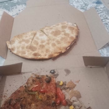 Dominos Pizzası Bayat Ve Lezzetsiz Geldi İlk Kez Hayal Kırıklığı Yaşadım