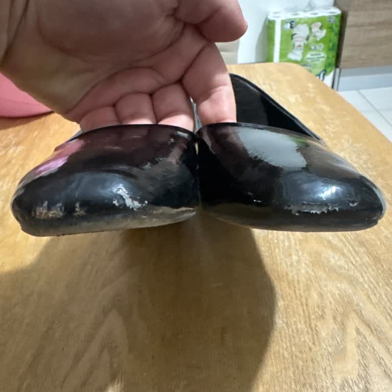 Satın Alınan Ayakkabıda Kısa Sürede Soyulma Ve Mağazadan Destek Alamama