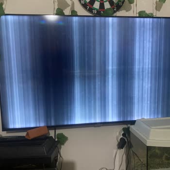 Garanti Kapsamındaki Axen Televizyonum 2 Yıl Dolmadan Arızalandı, Servise Ulaşamıyorum