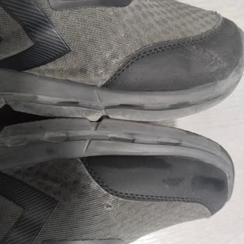 Hummel Ayakkabım 25 Günde Yırtıldı Çözüm Bulamıyorum