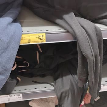 A101 Derbent Şubesinde Hijyen Ve Personel Sorunları Bitmiyor