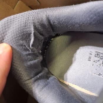 Kısa Sürede Yıpranan Puma Ayakkabı İçin Değişim Talebim Reddedildi