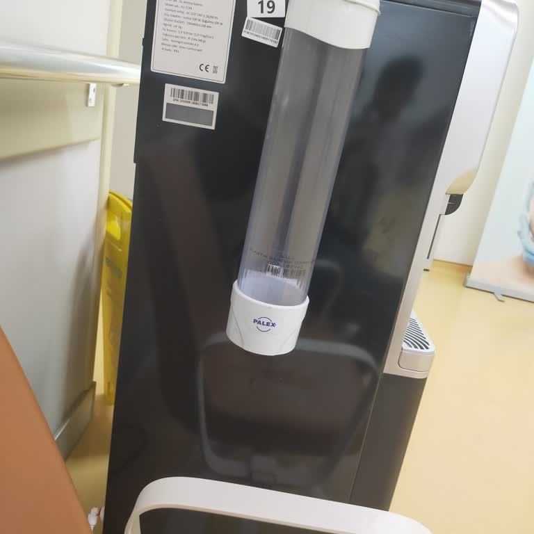 Hastanede Su Sebilinin Yanında Bardak Bulunmaması Ve Çözüm Sunulmaması