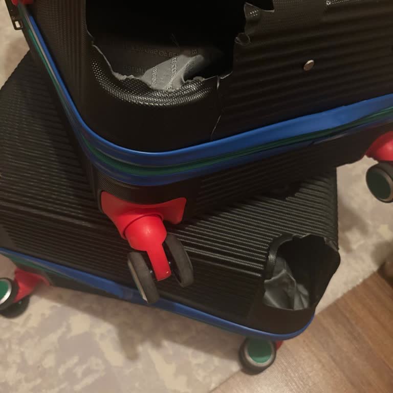 Pegasus Uçuşlarında Valizlerimin Tekerleri Kırıldı, Mağduriyetim Giderilmiyor!