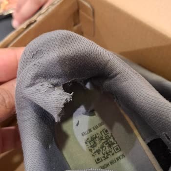 Dört Ayda Yıpranan Puma Ayakkabı İçin Hem FLO Hem Puma Çözüm Sunmuyor