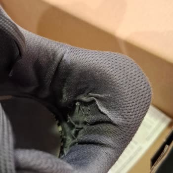 Dört Ayda Yıpranan Puma Ayakkabı İçin Hem FLO Hem Puma Çözüm Sunmuyor