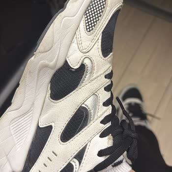 Kısa Sürede Yırtılan Skechers Ayakkabım İçin Çözüm Bulamıyorum