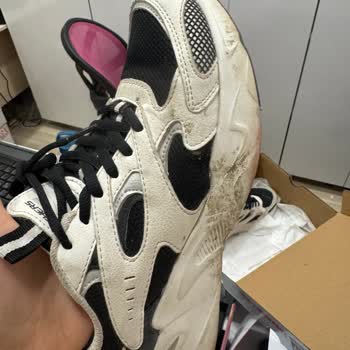 Kısa Sürede Yırtılan Skechers Ayakkabım İçin Çözüm Bulamıyorum