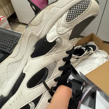 Kısa Sürede Yırtılan Skechers Ayakkabım İçin Çözüm Bulamıyorum