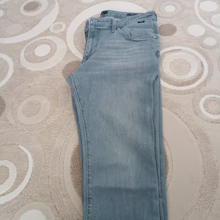 Mavi Pantolonum İki Haftada Çekti Mağaza Çözüm Sunmadı!