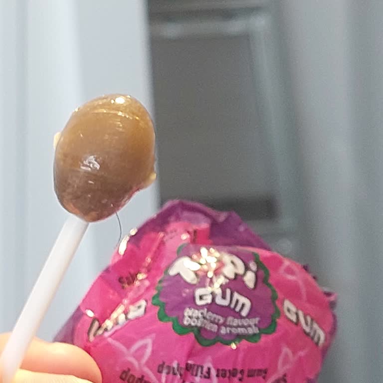 Lolipoptan Kıl Çıkmasıyla Hijyen Şoku