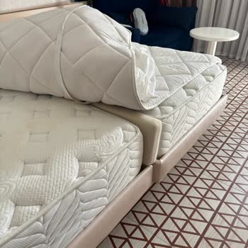 Oda Gürültüsü Ve Uygunsuz Yerleşim Nedeniyle Uykusuz Ve Huzursuz Tatil