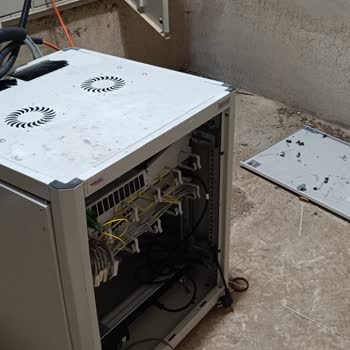 Apartmanımızdaki Superonline Saha Dolabı Güvenlik Riski Oluşturuyor Ve Sorunumuz Çözülmüyor