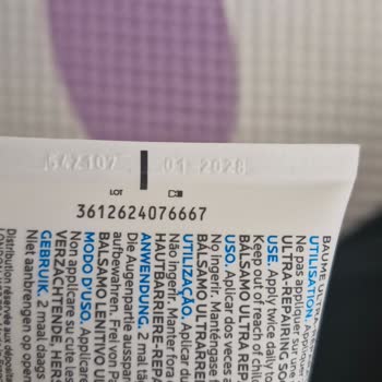 I Question the Authenticity of My La Roche Posay Cicaplast Baume B5+ From Trendyol