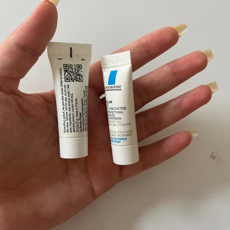 I Experienced a Severe Burn After Using La Roche-Posay Effaclar Serum