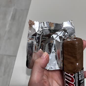 Eti Maximus Bar'da Çıkan Yabancı Madde Hijyen Endişesi Yarattı