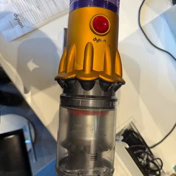 Dyson V12 Süpürgede Fabrika Kaynaklı Boya Atması Ve Servis Sorunu