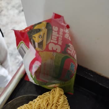 Satın Aldığım Noodle Paketinden Yağ Çıkmadı