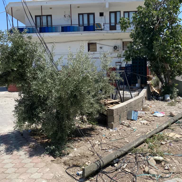 Kırık Direk Nedeniyle 13 Gündür İnternet Hizmeti Alamıyorum, Çözüm Bekliyorum