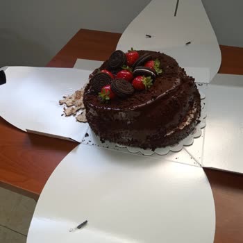 Siparişim Dağılmış Ve Parçalanmış Şekilde Teslim Edildi, Ücret İadesi Talep Ediyorum