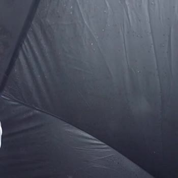 Suya Dayanıklı Denilen Çadır İlk Yağmurda Su Aldı Ve Mağdur Oldum