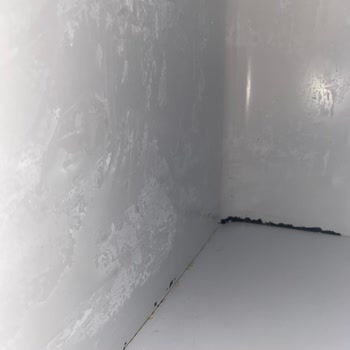 Garanti Kapsamındaki Derin Dondurucuda Boya Soyulması Ve Kullanıcı Hatası Suçlaması