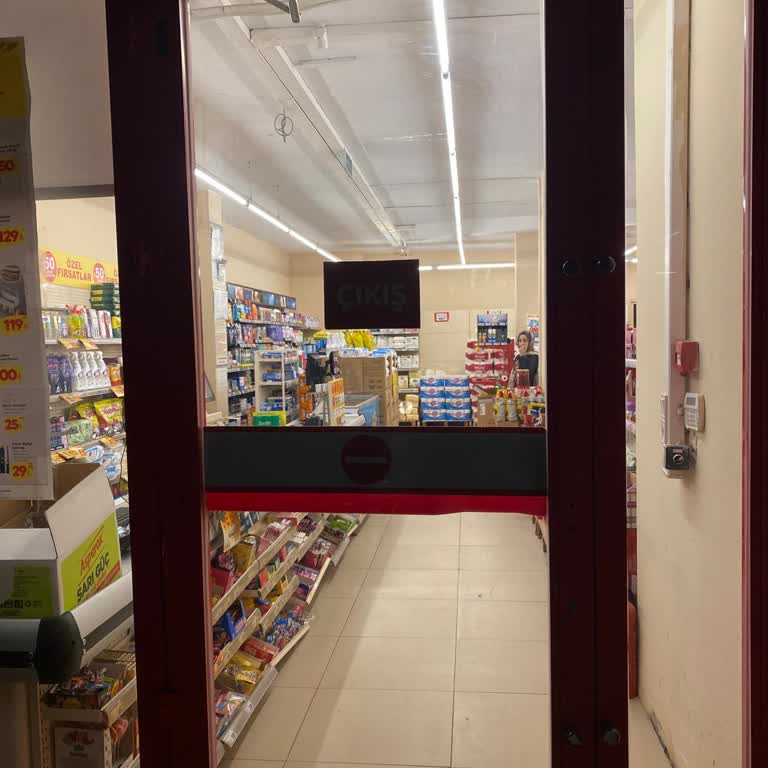 Şok Market'in Kapanış Saatlerine Uymaması Ve Müşteri Mağduriyeti