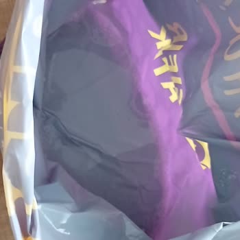 Ağzı Kırık Ve Akmış Deterjanlara Mağazada İlgisiz Yaklaşım