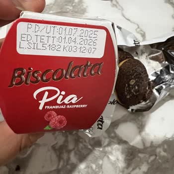 Biscolata Pia Frambuaz Ürününde Anormal Lekelerle Karşılaştım