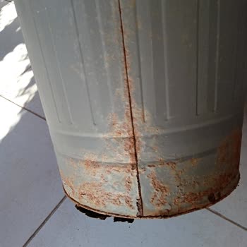 Çöp Kovası Paslanma ve Dayanıklılık Sorunu