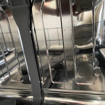 Bulaşık Makinesinde Paslanma Ve Yetersiz Servis Hizmeti