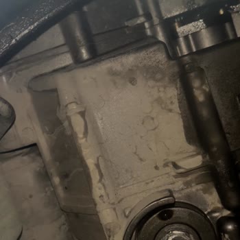 Servis Bakımı Sonrası Motorumda Yağ Sızıntısı Ve İlgisizlik