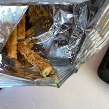 Eti Susamlı Çubuk Kraker İçinden Yabancı Cisim Çıkması