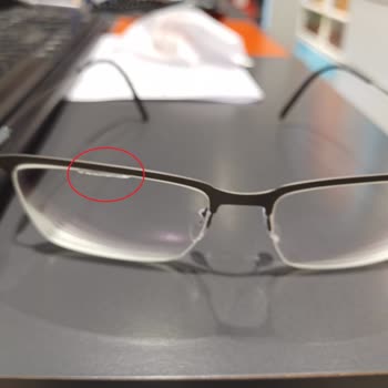 Garanti Kapsamında Gözlük Camı Çatlağına Çözüm Sunulmuyor