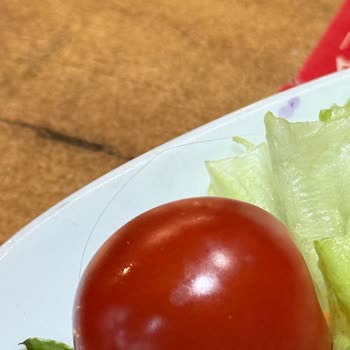 Yemeğimde Kıl Çıktı Çalışanlar İlgisiz Ve Özür Bile Dilenmedi