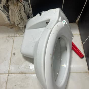 Beş Aydır Çözülemeyen Su Kaçağı Hasarı Ve Kira Kaybı Mağduriyeti