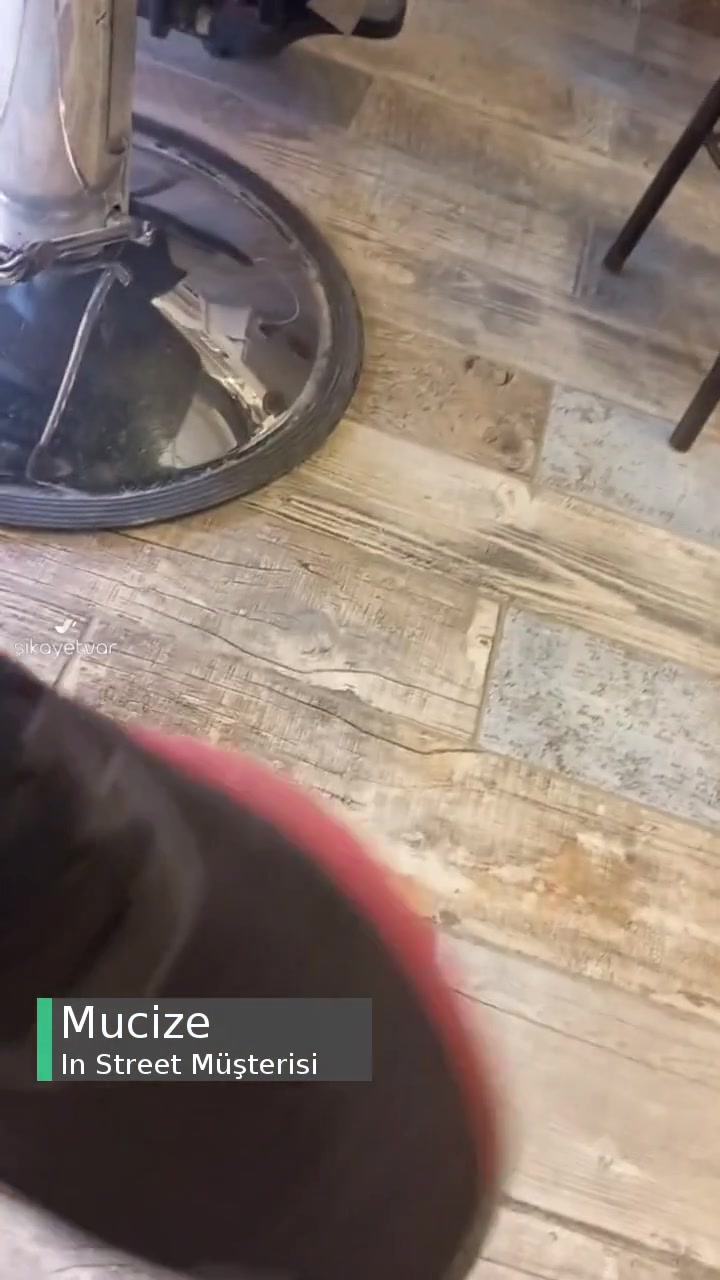 In Street 1 Ay Dolmadan Ayakkabı İçi Yırtıldı videonun kapak resmi