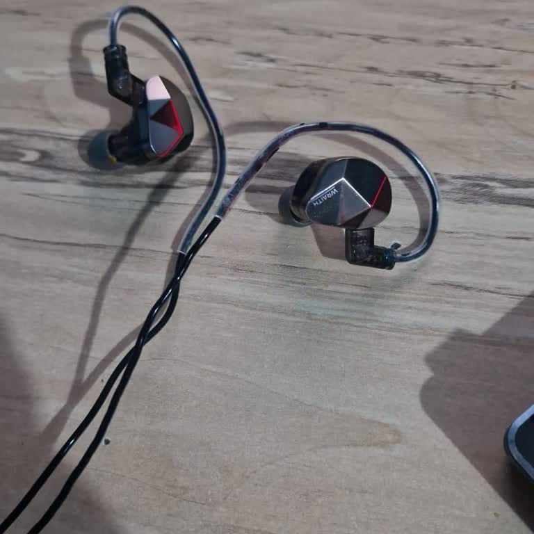 Wraith Sense Kulaklıkta Sağ Kulak Ve Mikrofon Sorunu Garanti Kapsamında Çözüm Bekliyorum