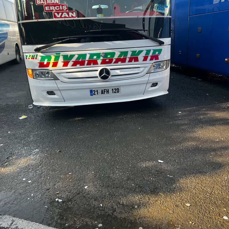 Yeni Diyarbakır Seyahat'te Şoför Ve Muavin Davranışları Yolculuğu Kabusa Çevirdi