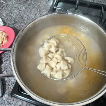 Aldığım Mantı Bozuk Çıktı, Ücret İadesi Talep Ediyorum