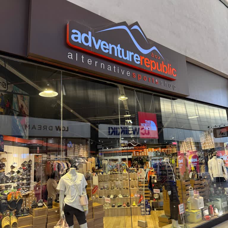 Macera Cumhuriyeti Bebek Arabasında Olan Çocuğumun Elinde Dondurma Var Diye Mağazadan Çıkardılar