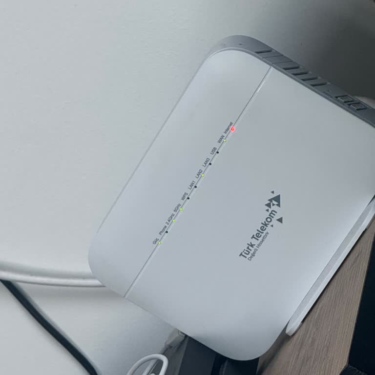 Sürekli Kesilen Ve Tamamen Giden İnternet İçin Çözüm Bekliyorum