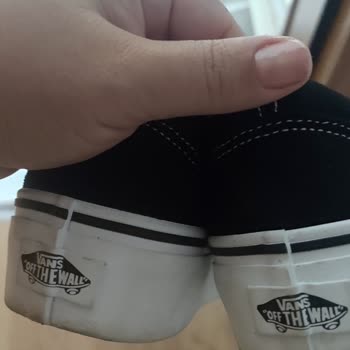 Kusurlu Ayakkabı Ve Müşteri Hizmetlerine Ulaşılamıyor