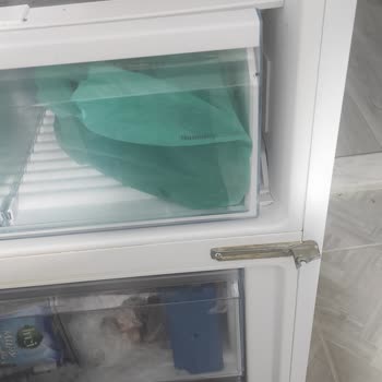 Bosch Buzdolabı Kapaklarının Menteşe Arızası ve Güvenlik Sorunu