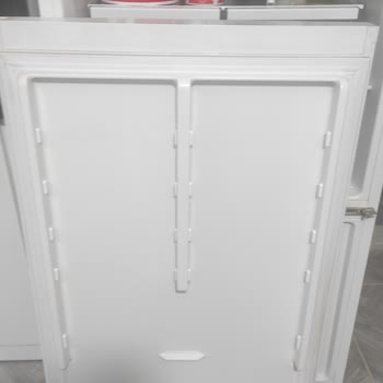 Bosch Buzdolabı Kapaklarının Menteşe Arızası ve Güvenlik Sorunu