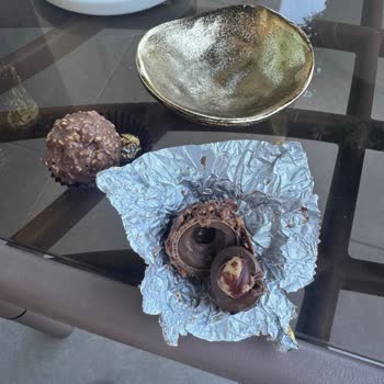 Sevdiğim Çikolatanın İçinden Çıkan Kurt Şaşkınlığı